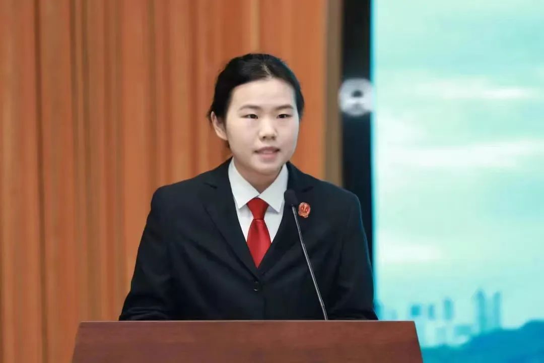 2-12升级版亮相！来凤法院绿水法庭在全省法院院长会上作交流发言获得好评！（办公室） (1).jpg